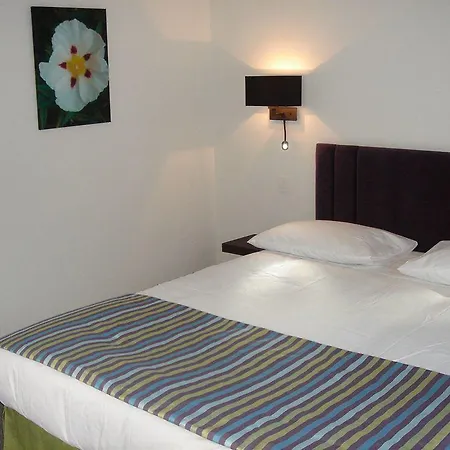 Otel Les Lanchers 3*