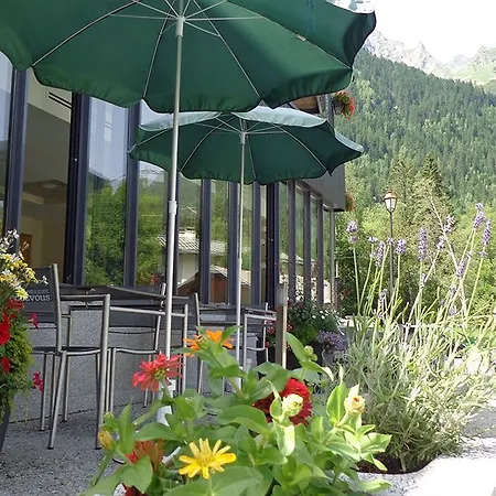 Otel Les Lanchers 3*